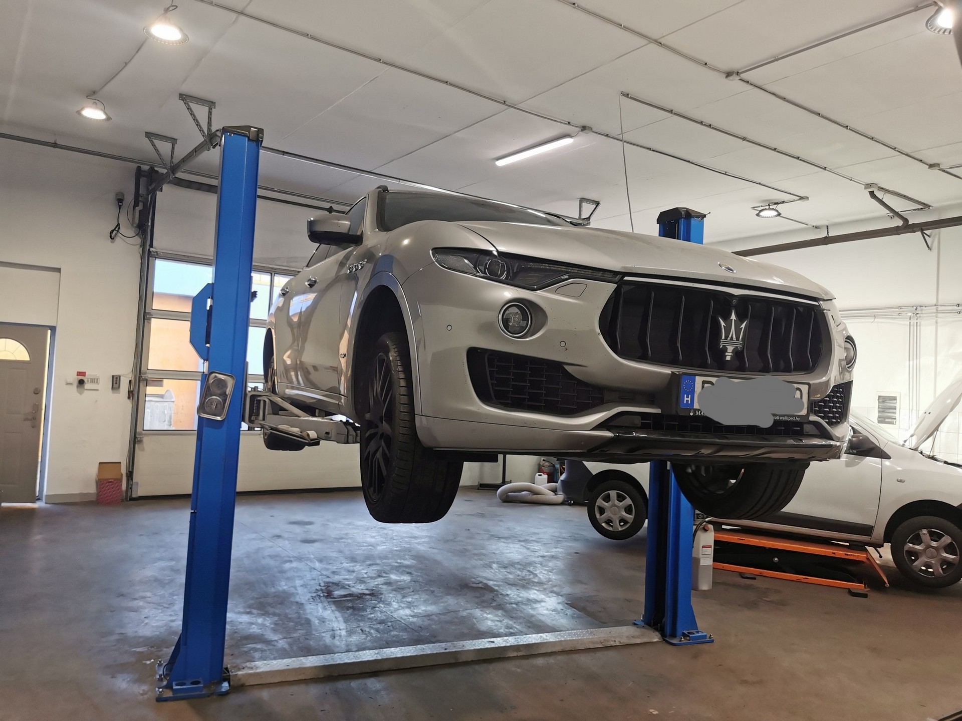 kamfor_auto_gyorsszerviz_muhely